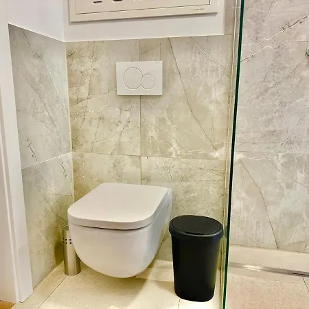 Design Mit Balkon Naehe Scs Apartment Wiener Neudorf